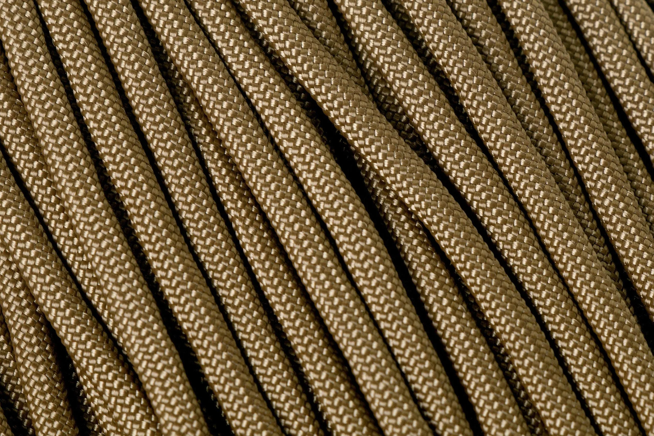 550 Paracord Type III, Colour: Coyote Brown, 100ft (30,48 M) 3 550 Paracord Type III, Colour: Coyote Brown, 100ft (30,48 M)