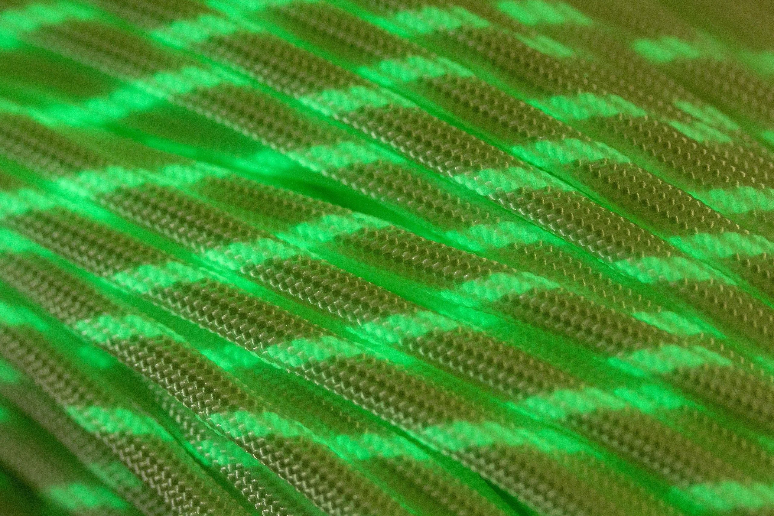 Knivesandtools 550 Paracord Type III, Colour: White W/ Glow In The Dark, 100 Ft (30.48 M) 4 Knivesandtools 550 Paracord Type III, Colour: White W/ Glow In The Dark, 100 Ft (30.48 M) - Billede 2