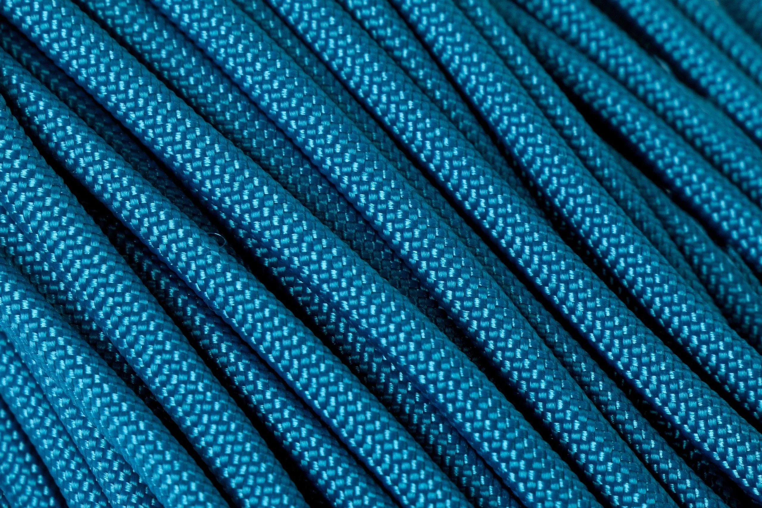 Knivesandtools 550 Paracord Type III, Colour: Caribbean, 50 Ft (15.24 M) 3 Knivesandtools 550 Paracord Type III, Colour: Caribbean, 50 Ft (15.24 M)