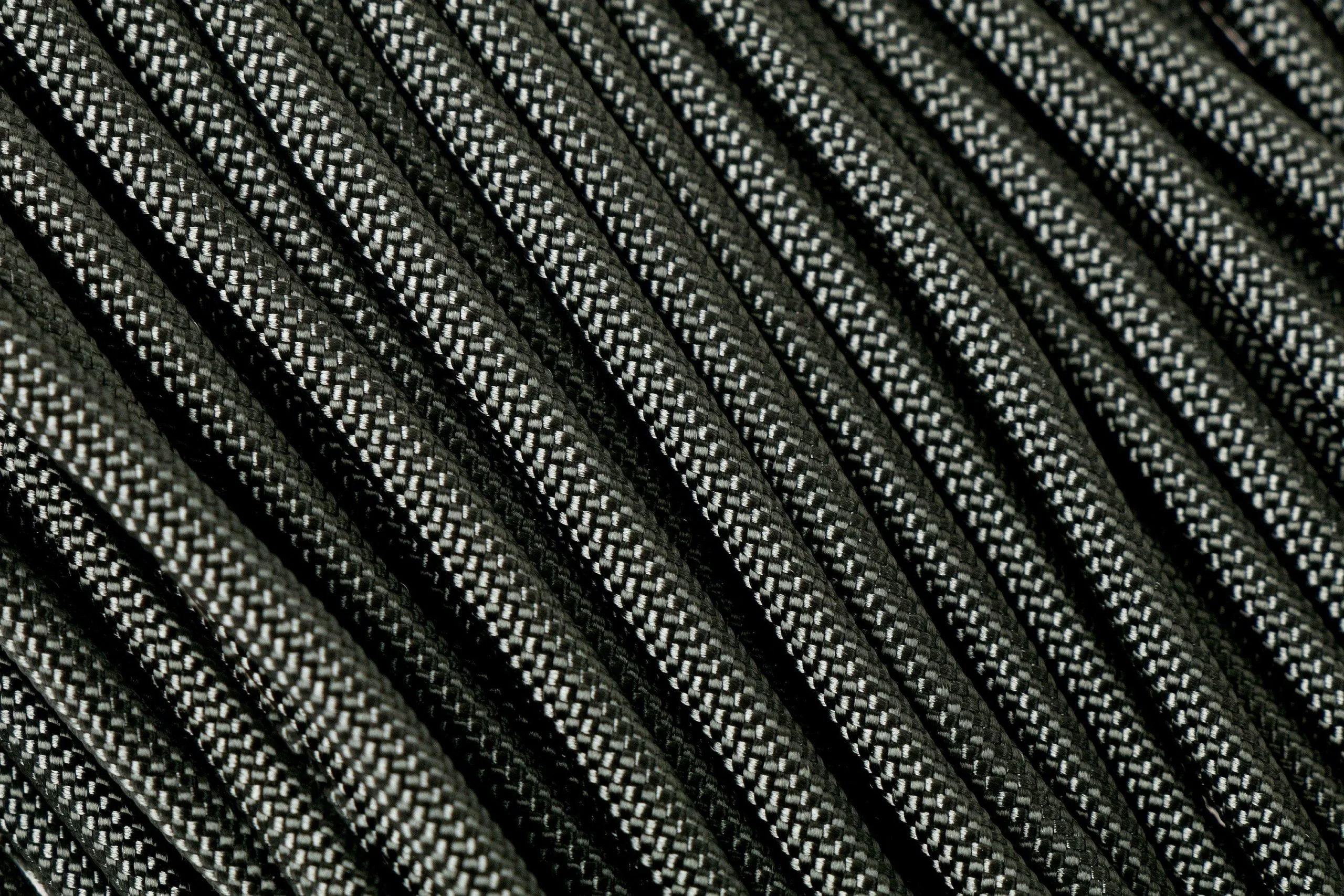 Knivesandtools 550 Paracord Type III, Colour: Foliage Green, 50 Ft (15.24 M) 3 Knivesandtools 550 Paracord Type III, Colour: Foliage Green, 50 Ft (15.24 M)