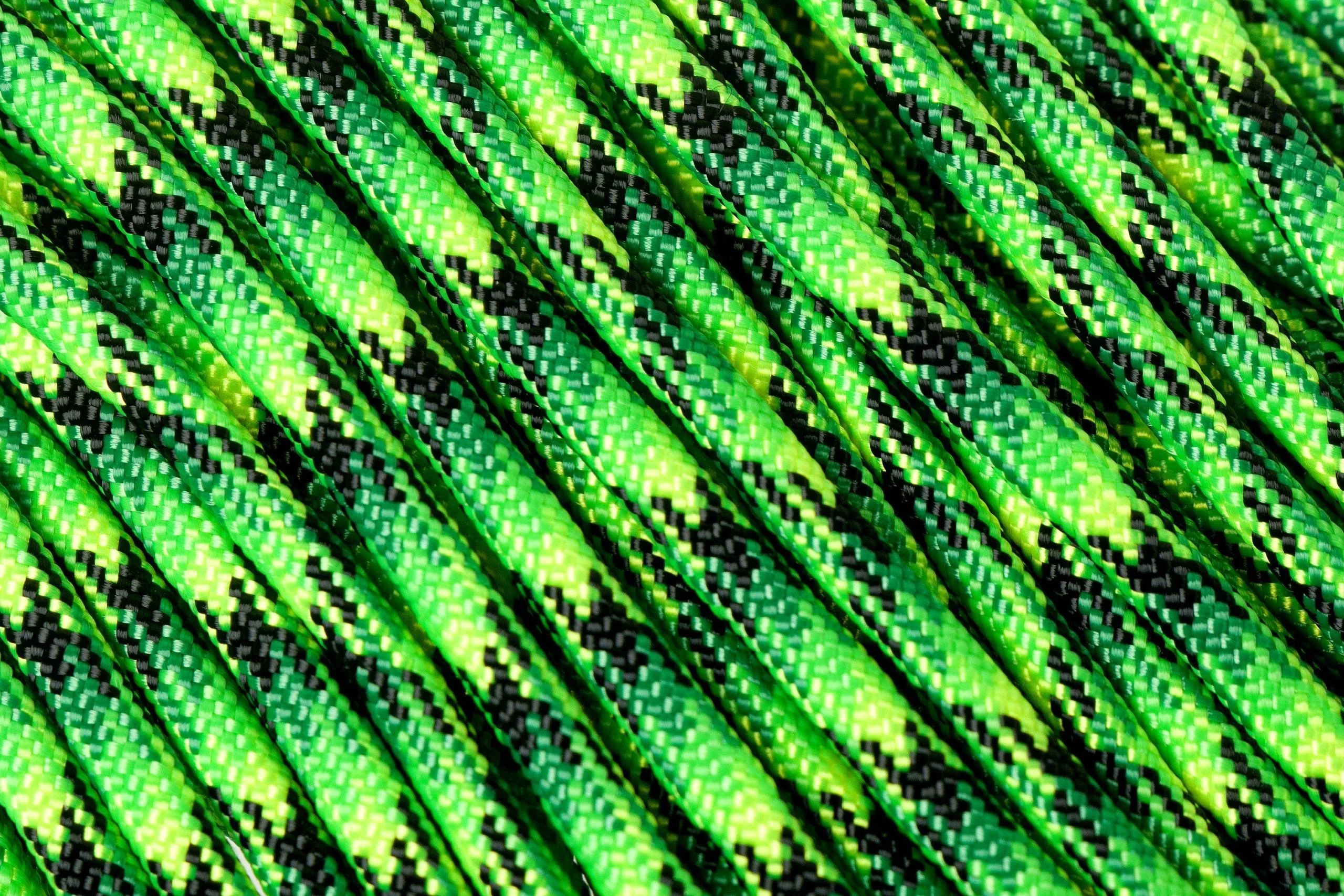 Knivesandtools 550 Paracord Type III, Colour: Gecko, 50 Ft (15.24 M) 3 Knivesandtools 550 Paracord Type III, Colour: Gecko, 50 Ft (15.24 M)