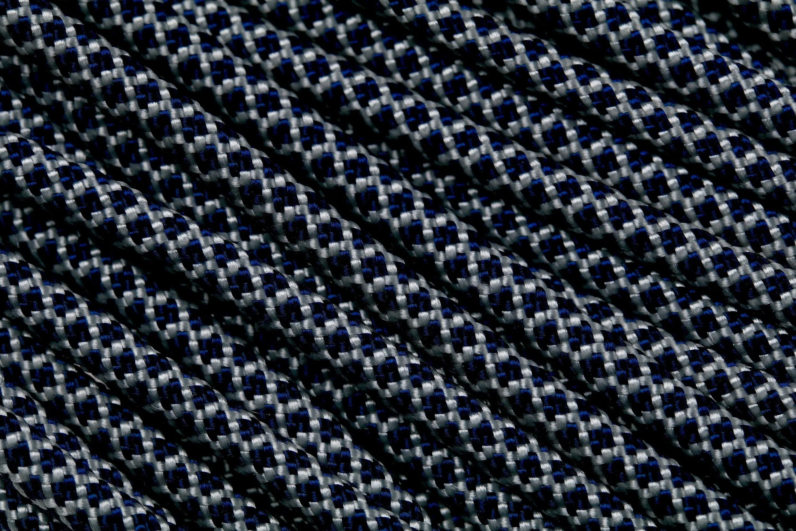 Knivesandtools 550 Paracord Type III, Colour: Cream With Midnight Blue Diamonds - 50 Ft (15.24 Meters) 3 Knivesandtools 550 Paracord Type III, Colour: Cream With Midnight Blue Diamonds - 50 Ft (15.24 Meters)
