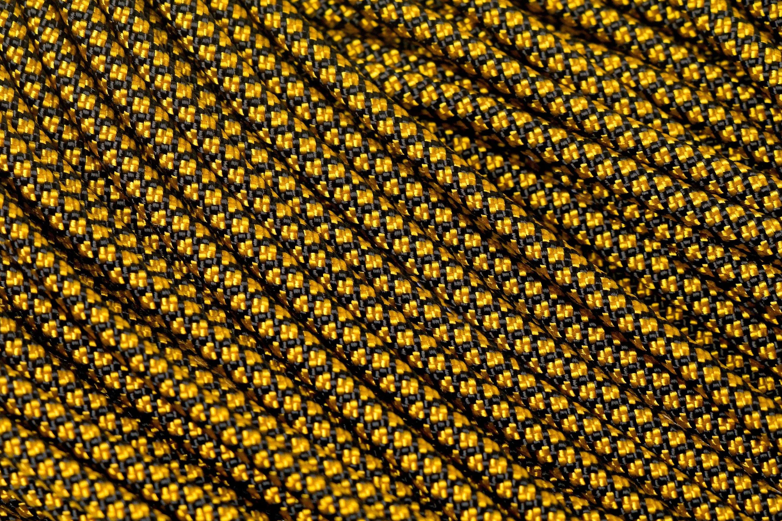 Knivesandtools 550 Paracord Type III, Colour: Goldenrod Diamonds - 50 Ft (15.24 Meters) 3 Knivesandtools 550 Paracord Type III, Colour: Goldenrod Diamonds - 50 Ft (15.24 Meters)