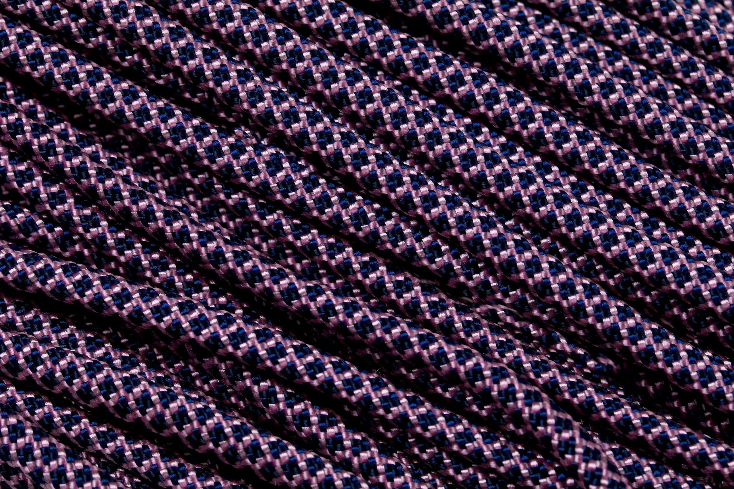 Knivesandtools 550 Paracord Type III, Colour: Rose Pink With Midnight Blue Diamonds - 50 Ft (15.24 Meters) 3 Knivesandtools 550 Paracord Type III, Colour: Rose Pink With Midnight Blue Diamonds - 50 Ft (15.24 Meters)