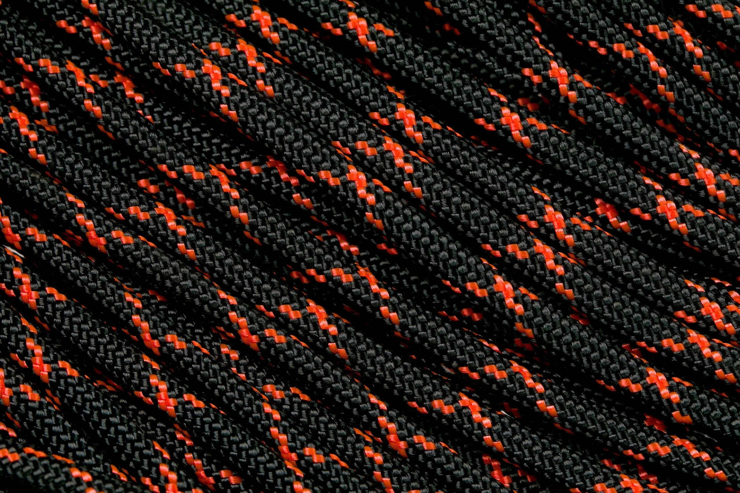 Knivesandtools 550 Paracord Type III, Colour: Black & Neon Orange X - 50 Ft (15.24 Meters) 3 Knivesandtools 550 Paracord Type III, Colour: Black & Neon Orange X - 50 Ft (15.24 Meters)