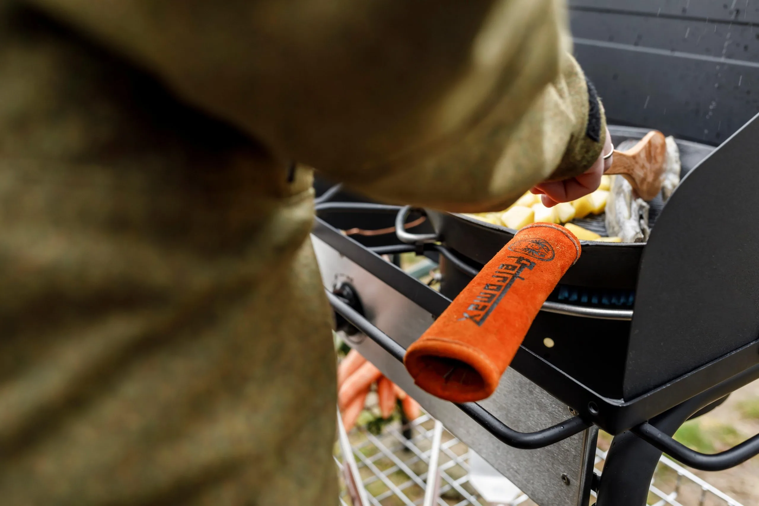 Petromax Skillet Aramide Handle Protector, Orange 4 Petromax Skillet Aramide Handle Protector, Orange - Billede 2